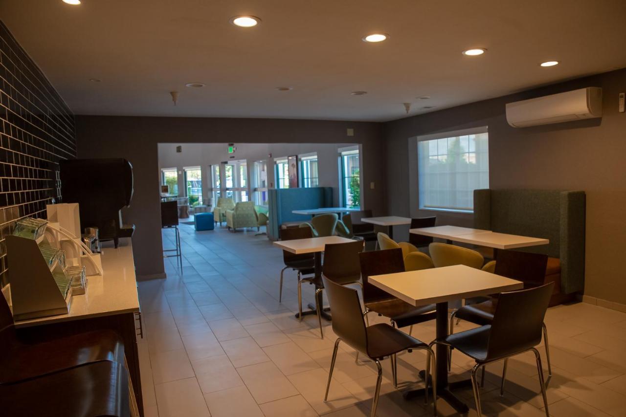 Clarion Pointe Indianapolis Airport Hotel Plainfield Ngoại thất bức ảnh